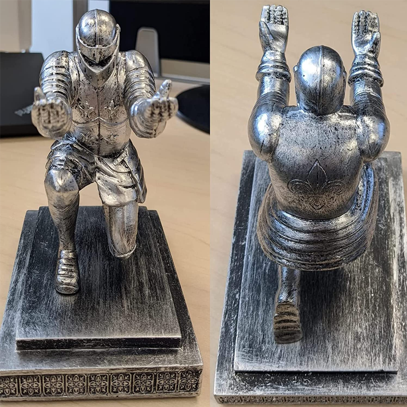 Knight Pen Holder